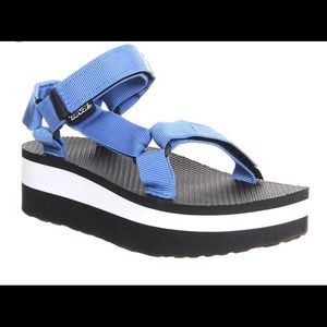 Teva Platfrom sandals size 9